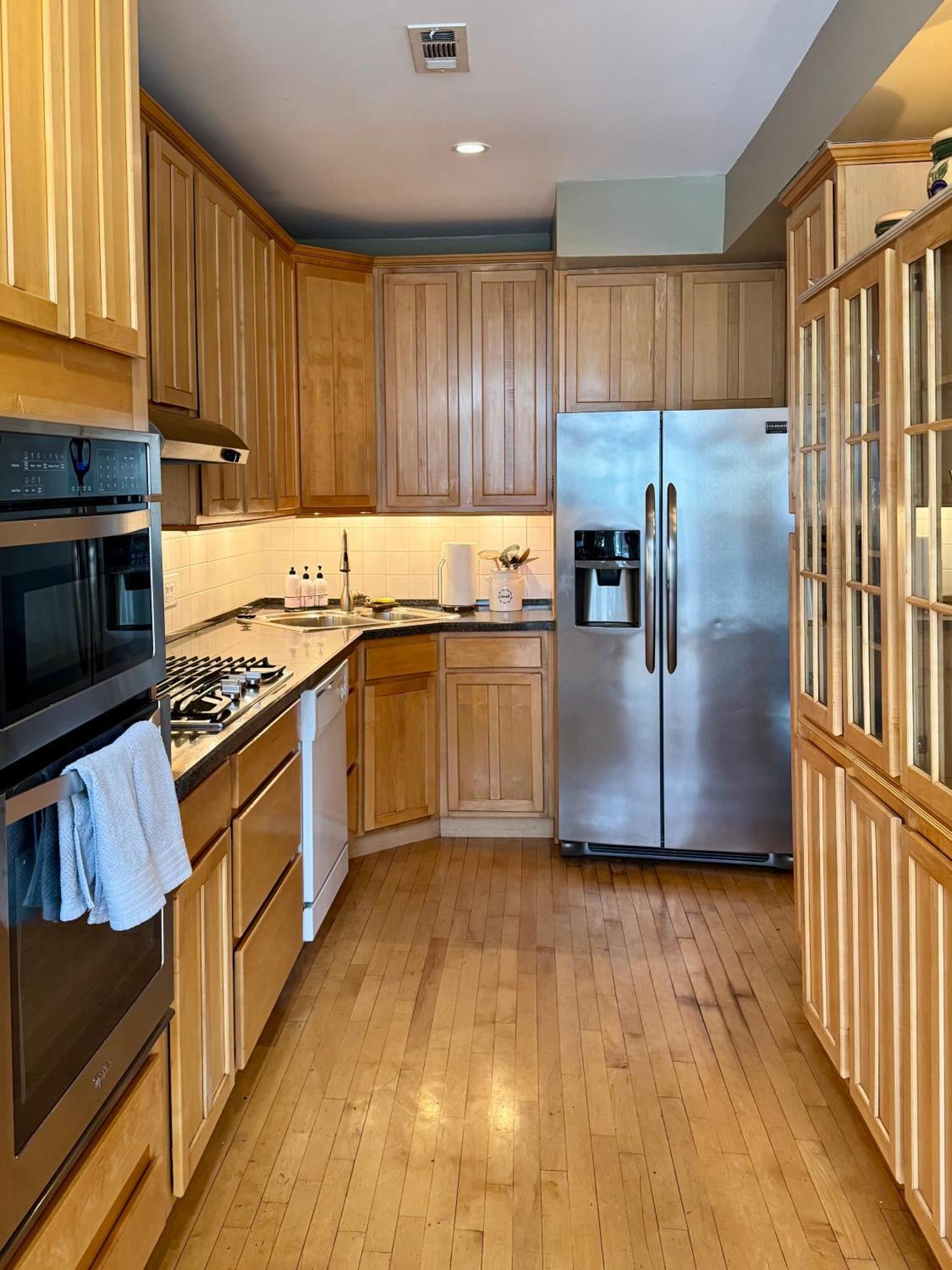 שיקגו 3 Bedroom Spacious Home In Ideal Location W Free Parking Back Yard Pets Welcome מראה חיצוני תמונה