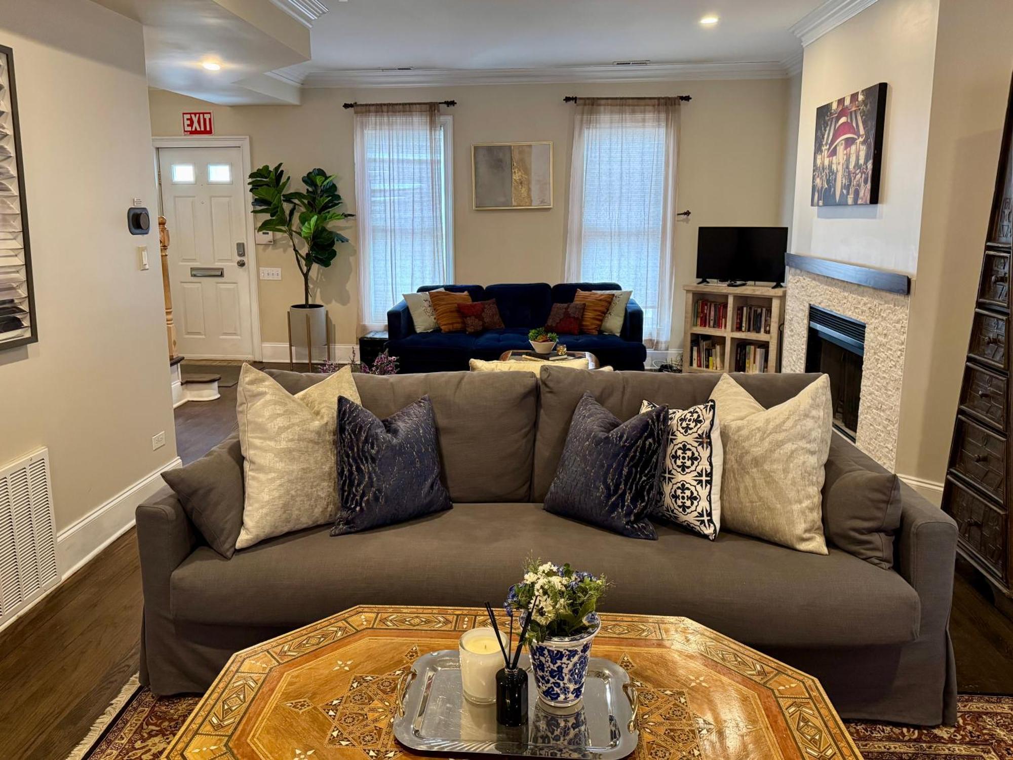 שיקגו 3 Bedroom Spacious Home In Ideal Location W Free Parking Back Yard Pets Welcome מראה חיצוני תמונה