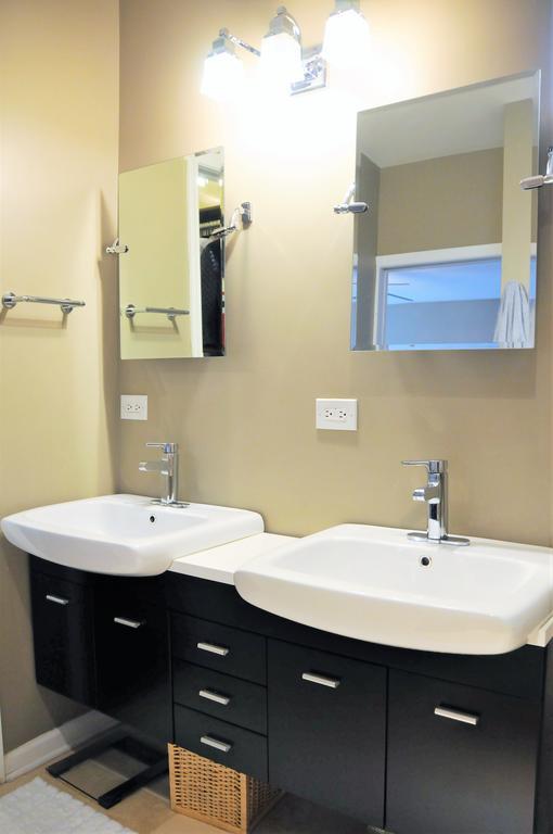 שיקגו 3 Bedroom Spacious Home In Ideal Location W Free Parking Back Yard Pets Welcome מראה חיצוני תמונה