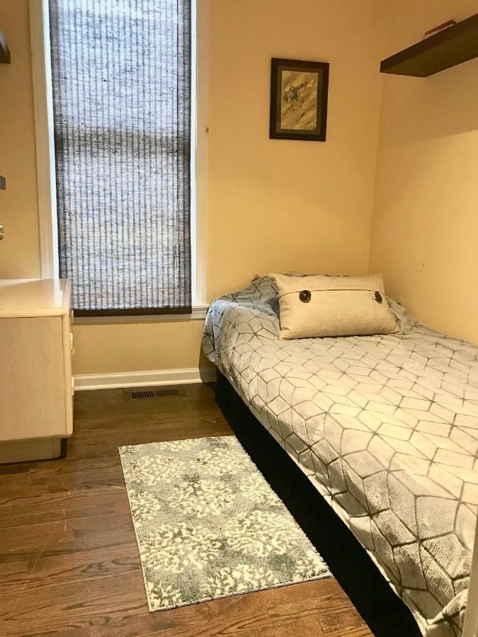 שיקגו 3 Bedroom Spacious Home In Ideal Location W Free Parking Back Yard Pets Welcome מראה חיצוני תמונה