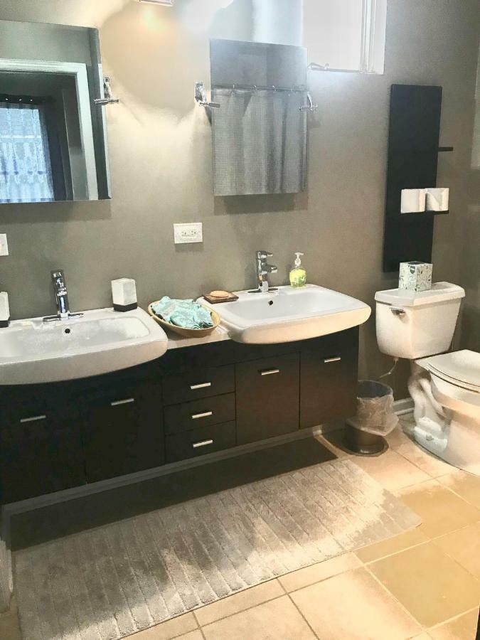 שיקגו 3 Bedroom Spacious Home In Ideal Location W Free Parking Back Yard Pets Welcome מראה חיצוני תמונה